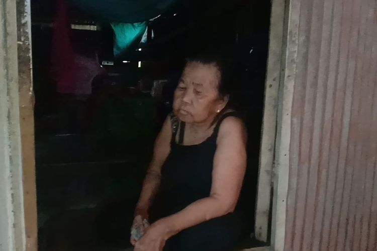 Nenek Saparia hidup sebatang kara di Desa Polewali, Kecamatan Gantarang, Kabupaten Bulukumba, Sulawesi Selatan,