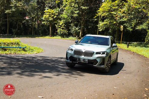 Merasakan Kenyamanan BMW X3 xDrive 30i M Sport dari Kursi Penumpang