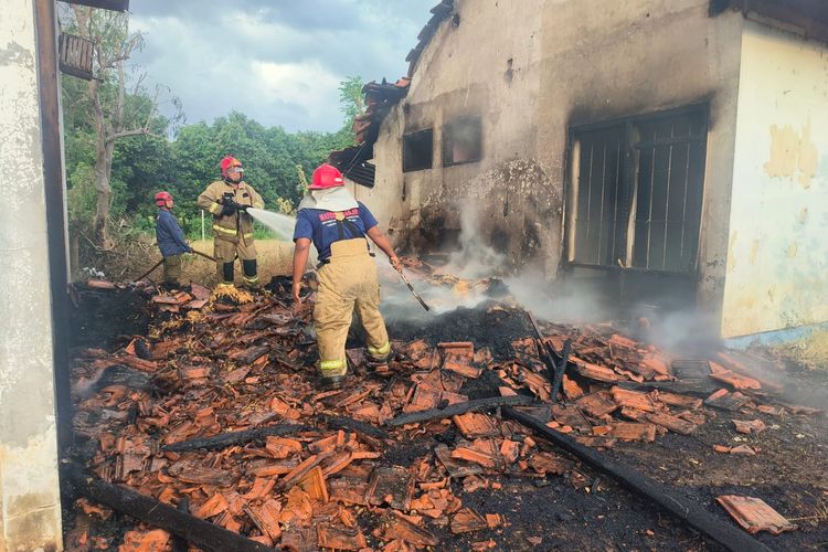 Lahan Dinas Pertanian Jatim di Banyuwangi Terbakar, Bangunan Kosong Ikut Hangus