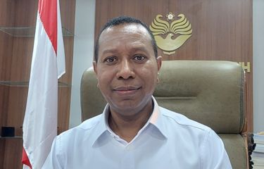 foto Doktor Apolo Safanpo, Sumber Noel, Cepos