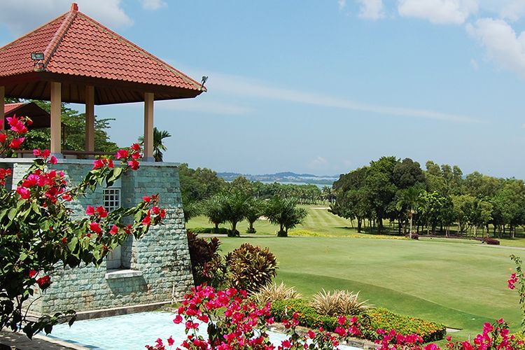 Tering Bay Golf & Country Club di Nongsa, Batam