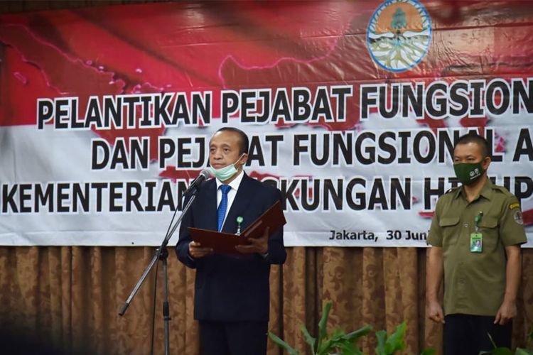Sekretaris Jenderal Kementerian Lingkungan Hidup dan Kehutanan (KLHK) Bambang Hendroyono melantik enam pejabat fungsional pada Selasa (30/6/2020).
