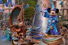 Disneyland California Buka Lagi, Pengunjung Tak Bisa Peluk Mickey Mouse