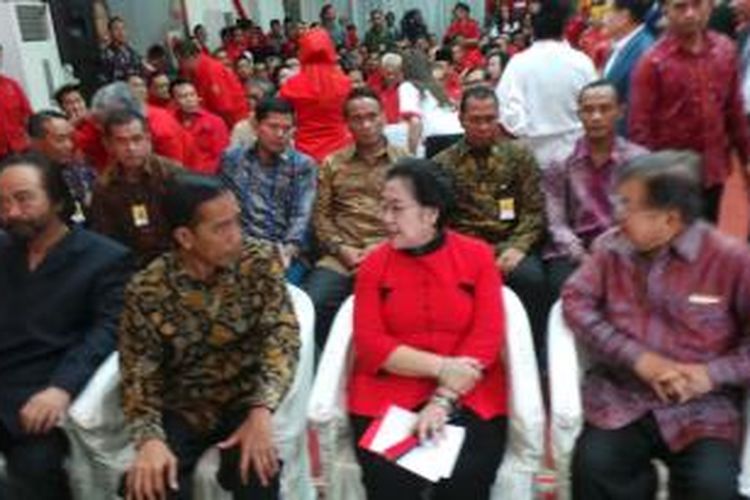 Presiden Joko Widodo dan Ketua Umum PDI-P Megawati Soekarnoputri dalam acara HUT PDI-P ke-42, Sabtu (10/1/2015).