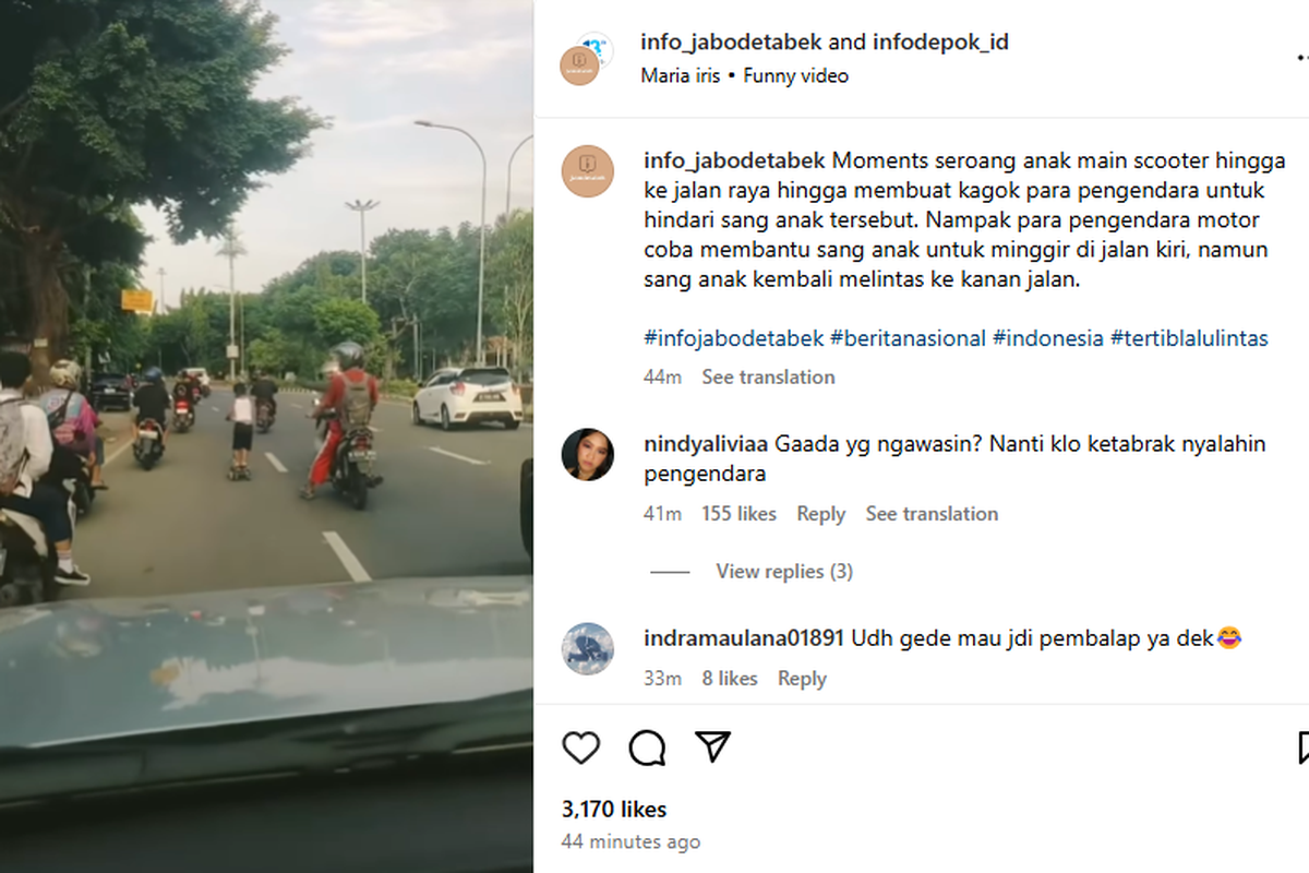 Seorang anak main skuter samapai jalan raya.