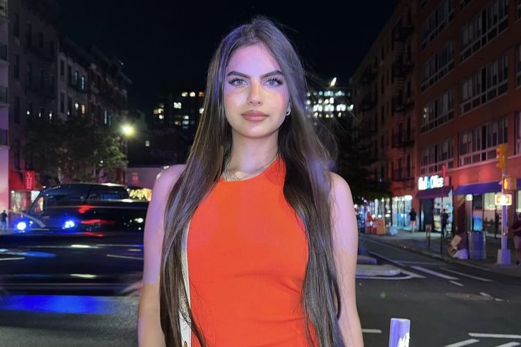 Gaya modis dan kasual Rachel Gupta, Miss Grand International 2024 yang mengundurkan diri. 