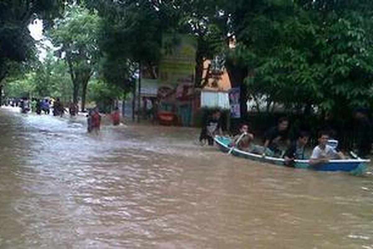 Banjir yang melanda sejumlah wilayah di Sulsel sejak beberapa hari terakhir.