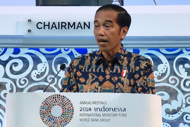 Presiden Joko Widodo saat membuka Rapat Pleno Pertemuan Tahunan IMF-Bank Dunia 2018 di Bali Nusa Dua Convention Center (BNDCC) di Nusa Dua, Bali, Jumat (12/10/2018).