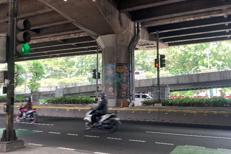 Bertaruh Nyawa di Jalan Pulomas Selatan Jaktim, Tak Ada Zebra Cross, Kendaraan Ngebut