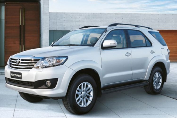 Ilustrasi Toyota Fortuner keluaran 2012