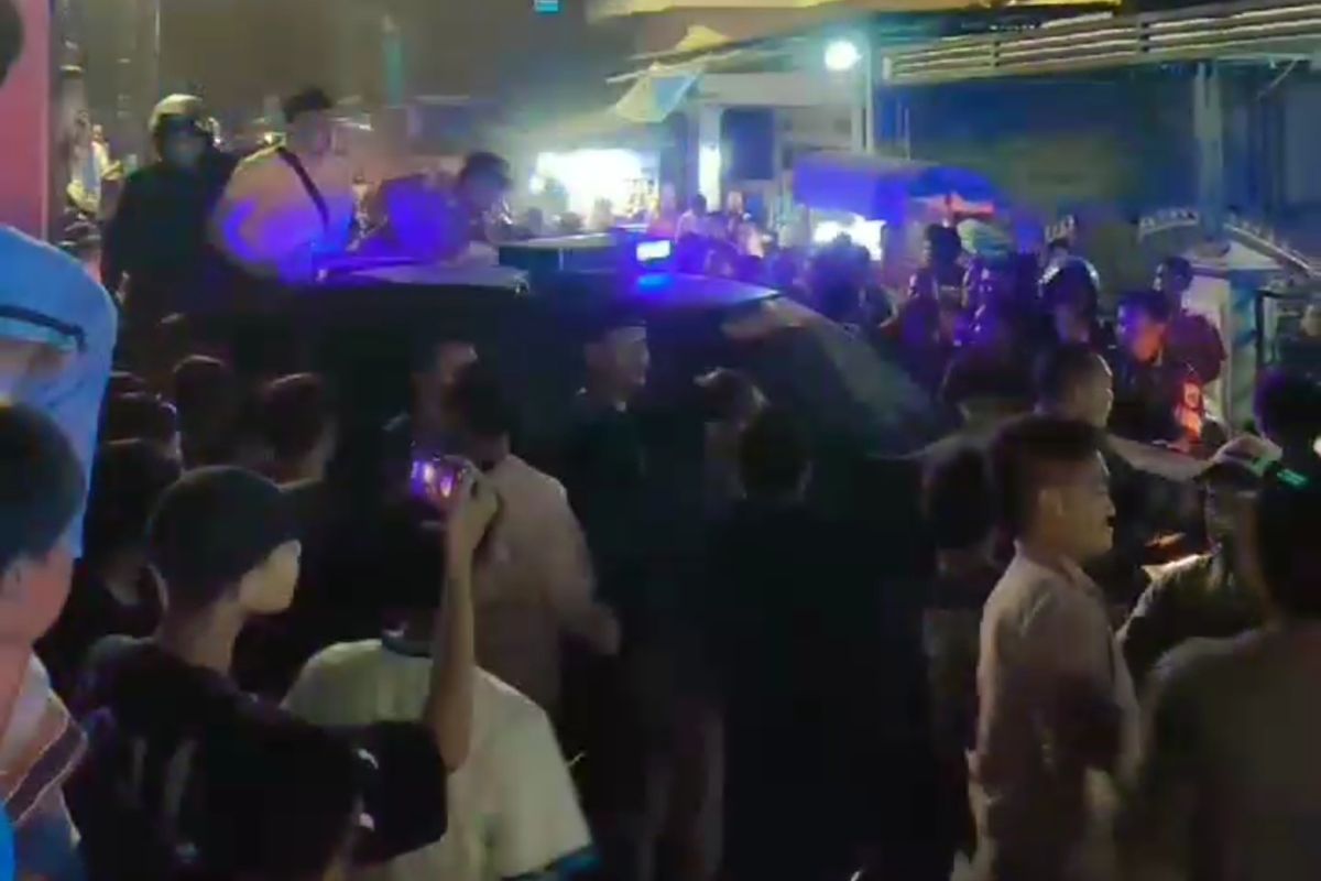 Tangkap layar video enanganan kasus curanmor yang viral di Balaidesa Setupatok, pada Rabu (24/4/2024) malam. Musrahim Perangkat Desa membenarkan video tersebut dan memberikannya kepada Kompas.com.