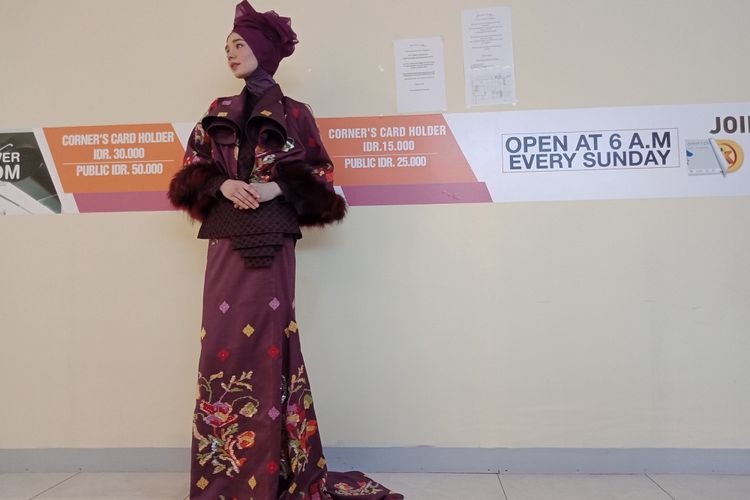 Salah satu karya dari lima desainer Indonesia Modest Fashion Designer (IMFD) yang akan dipamerkan pada ajang fashion scout, bagian dari London Fashion Week Autumn Winter 2018.