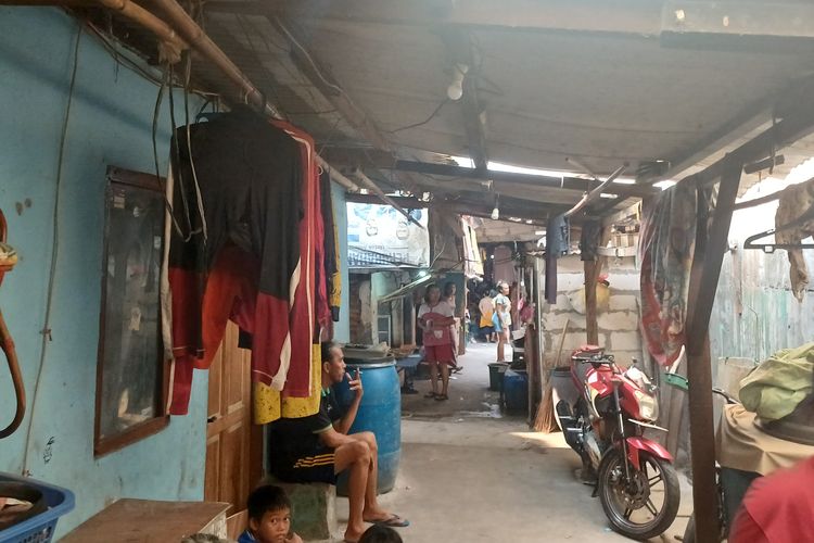 Potret Kehidupan Warga Muara Baru Jakut: Kontrakan Sempit, Tidur Bergiliran, dan Parkir Berimpit