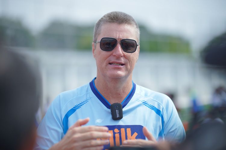 Timo Scheunemann, pelatih kenamaan Indonesia yang juga pernah menjabat sebagai Kepala Bidang Pembinaan Pemain Usia Dini PSSI turut hadir memantau langsung jalannya MilkLife Soccer Challenge 2023. Timo berharap, melalui kejuaraan ini kelak akan lahir pesepakbola putri handal yang kelak bisa membangkitkan kejayaan sepak bola putri Indonesia seperti beberapa dekade lalu. Hal itu bisa terwujud jika ekosistem cabang olahraga ini berputar dengan baik, salah satunya dengan banyaknya kejuaraan yang rutin digelar.