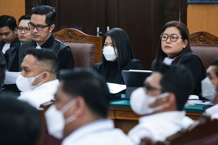 Terdakwa kasus pembunuhan berencana Brigadir J, Putri Candrawathi menjalani sidang di Pengadilan Negeri (PN) Jakarta Selatan, Selasa (29/11/2022). Sidang kali ini jaksa penuntut umum menghadirkan sembilan orang saksi.