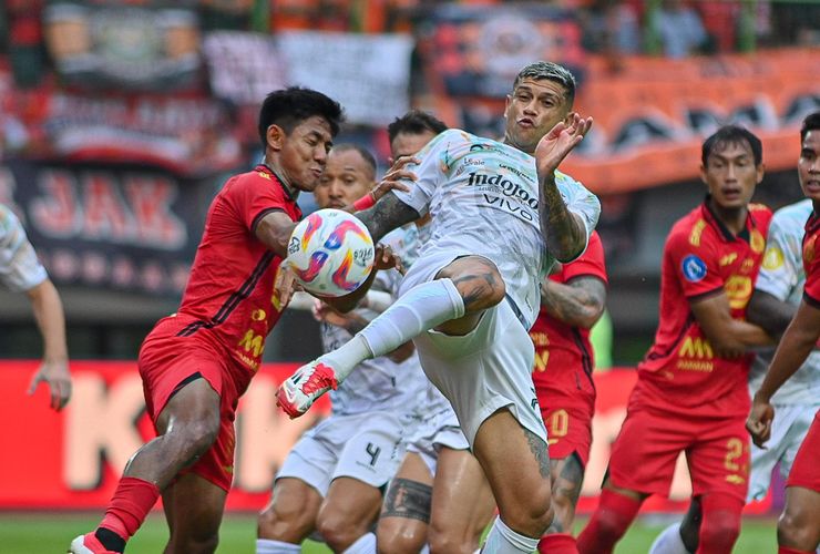 BERITA FOTO Persija Vs Persib: Laga Klasik, Hujan 4 Gol, Tanpa Pemenang