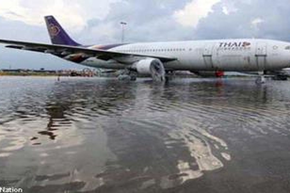 Banjir di Bangkok telah menyebabkan Bandara Don Muang ditutup.