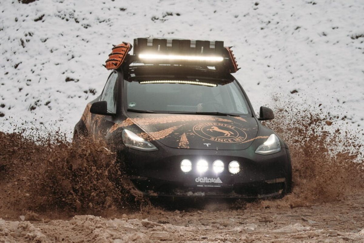 Modifikasi Tesla Model Y bergaya off-road