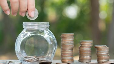 Cara Menerapkan Revenge Saving di Tengah Ketidakpastian Ekonomi