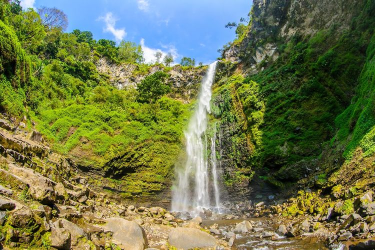 Air terjun Coban Rondo di Pujon, , salah satu tempat wisata Batu dan Malang untuk libur Nataru.