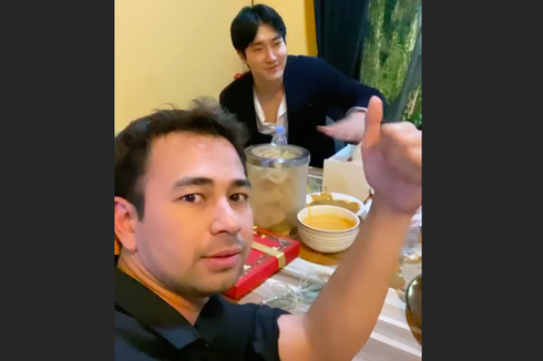 Dinner Bareng Siwon, Raffi Ahmad Hidangkan Sate hingga Serabi