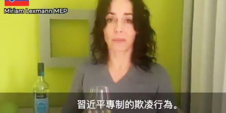 Against China, a number of world politicians invite the public to drink Australian wine