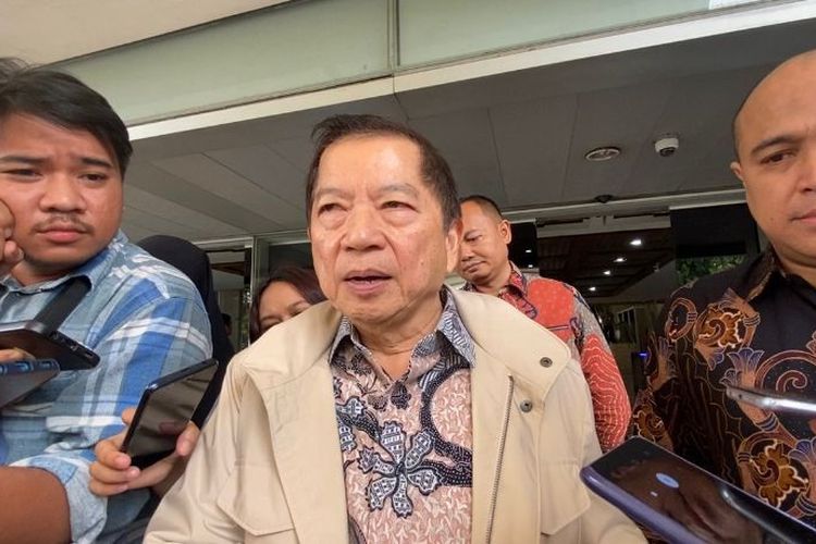 Menteri PPN Suharso Monoarfa saat ditemui di Gedung DPR, Senayan, Jakarta, Kamis (13/6/2024). 