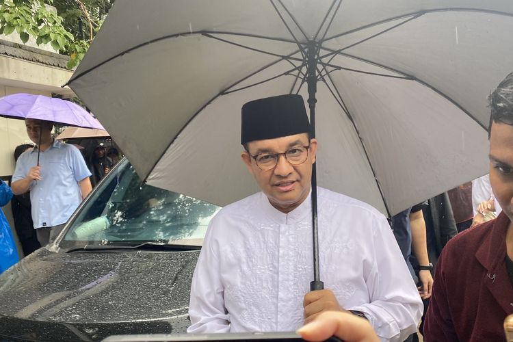 Anies Baswedan Hadiri Pemakaman Suami Najwa Shihab di TPU Jeruk Purut