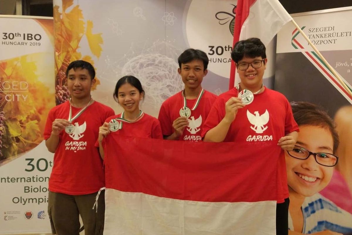 Tim Olimpiade Biologi Indonesia yang berhasil meraih empat medali pada 30th International Biology Olympiad (IBO) yang diadakan di Szeged, Hungaria, pada 14 sampai 21 Juli 2019.