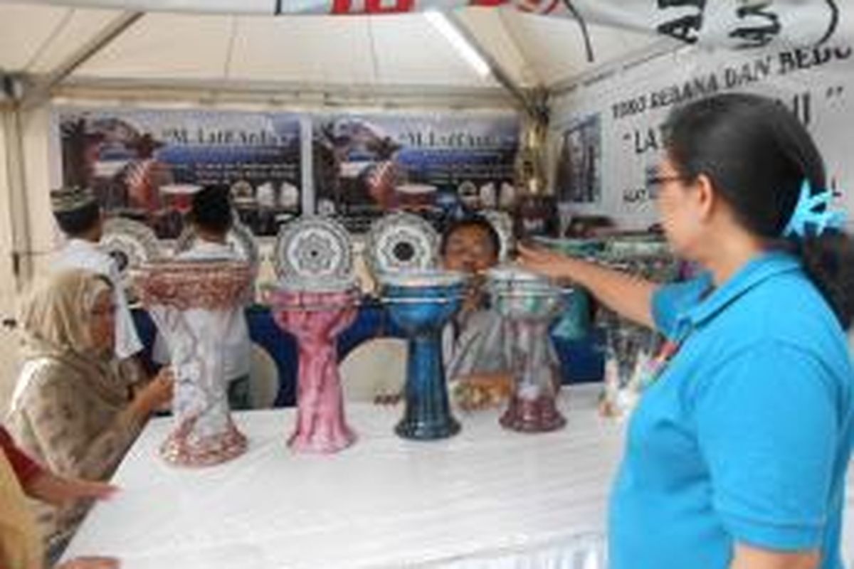 Produk rebana khas Demak karya A. Latif Ardani dipamerkan pada Pameran Potensi Desa 2015 Jawa Tengah yang digelar pada 6-9 November 2015 di alun alun Demak