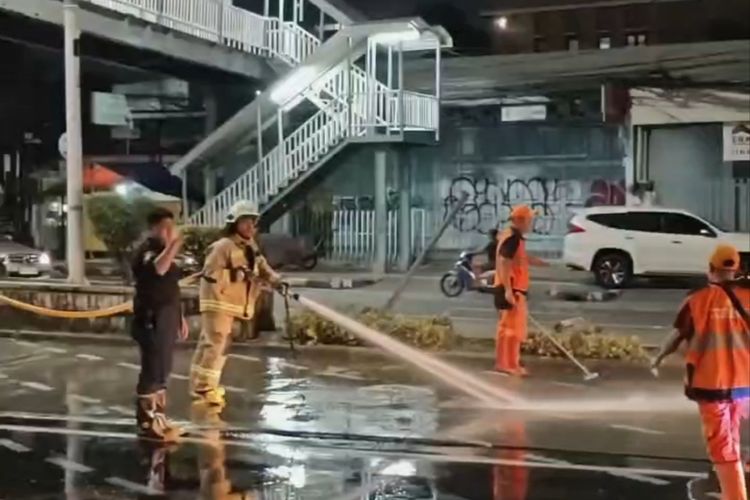 Jelang Lebaran, Terminal Kampung Melayu Disulap Jadi Lokasi Salat Id