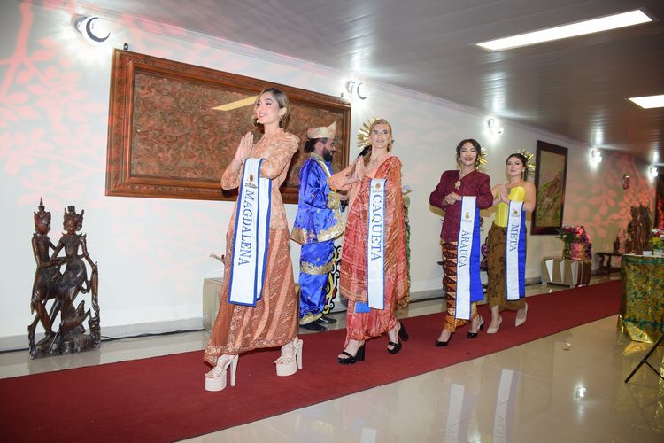 Pakaian Daerah Indonesia Pukau Ajang Ratu Kecantikan Dunia Kolombia