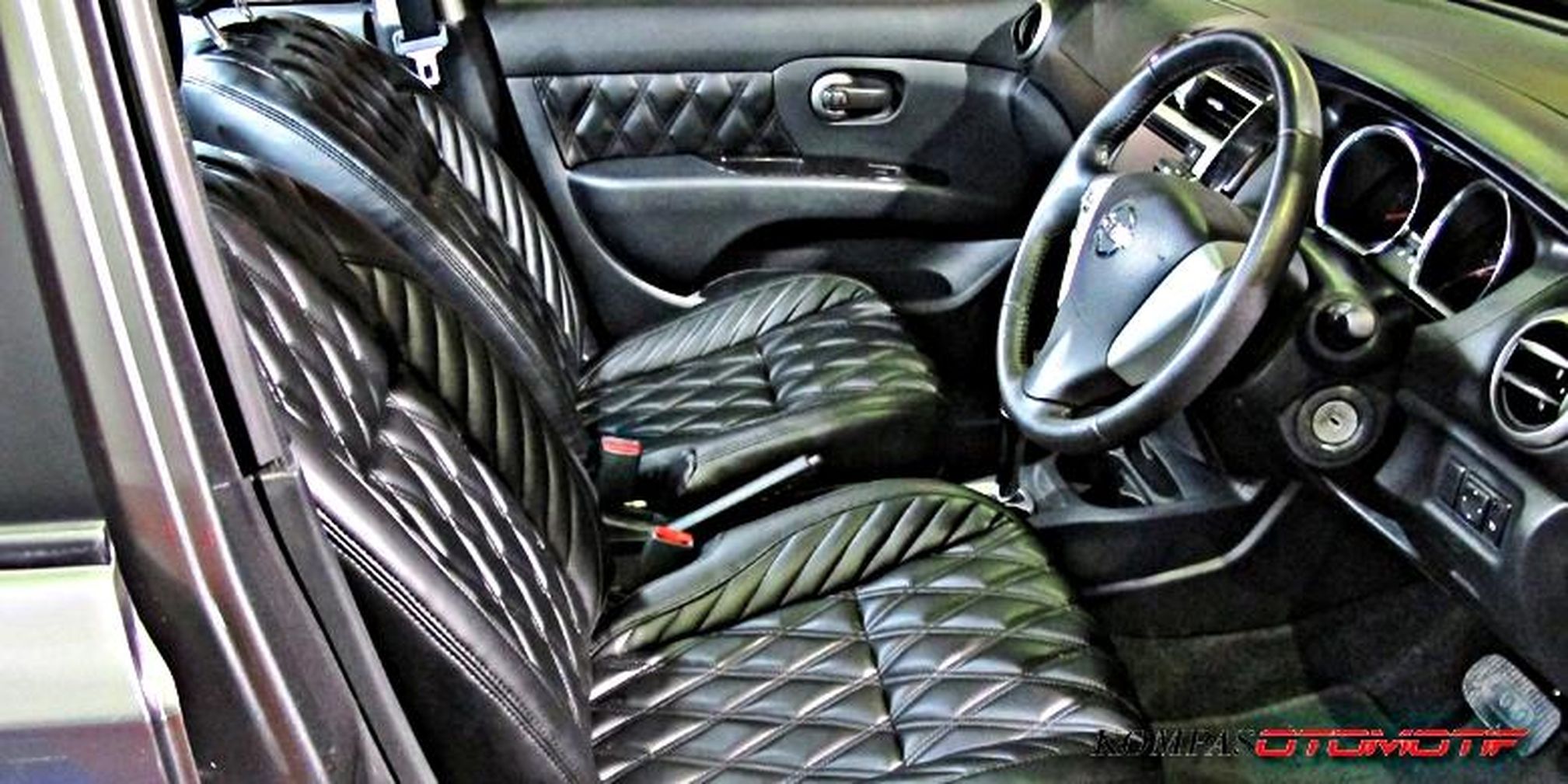 Kumpulan Gambar Modifikasi Mobil Nissan Livina X Gear Elegan