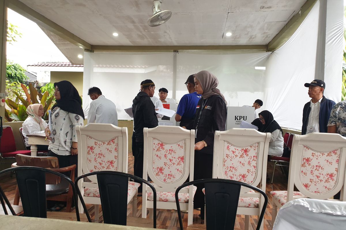 Suasana TPS 15 di Perumahan Tasbih, Kecamatan Selayang, Kota Medan pada Rabu (27/11/2024). 