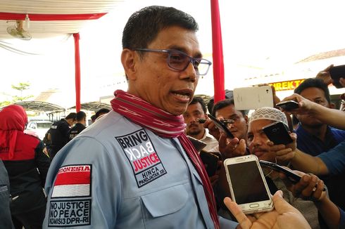 Hinca Panjaitan: Minum Tuak Baik untuk Terapi Narkoba