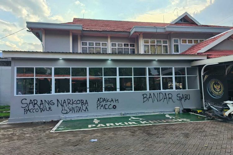 Demo Ricuh di Lapas Narkoba Gowa: Pintu Lapas Ditabrak Motor, 8 Orang Diamankan Polisi
