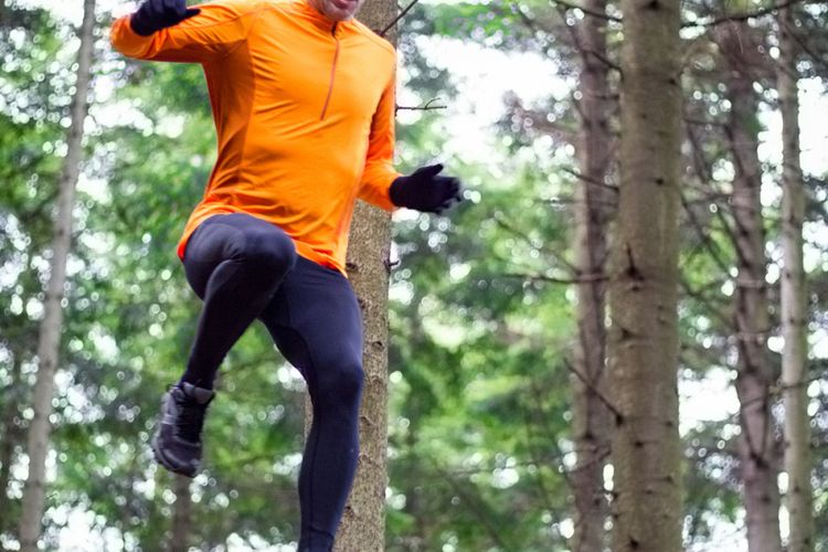 Dalam trail running, kadangkala kita harus melompat