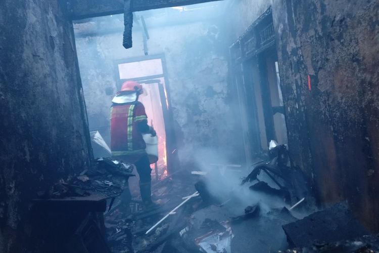 Polisi Mengungkap Motif Pelaku Membakar Rumah Ayahnya di Cianjur