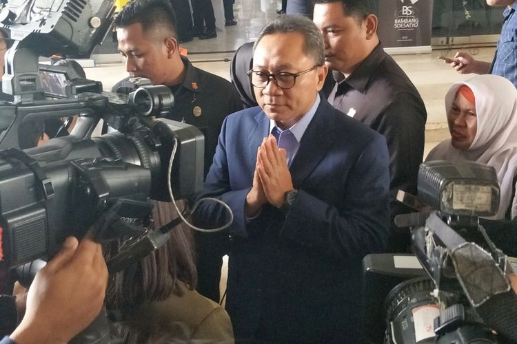 Ketua Umum Partai Amanat Nasional (PAN) Zulkifli Hasan di Kompleks Parlemen, Senayan, Jakarta, Kamis (25/10/2018).