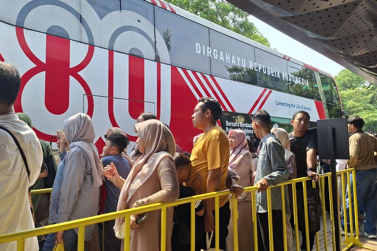 TMII dan Ragunan Diserbu Wisatawan: Piknik Bawa Bekal, Pedagang Raup Rezeki