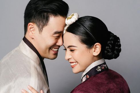 Pamer Foto Mertua, Maudy Ayunda Persatukan Kebaya dan Hanbok