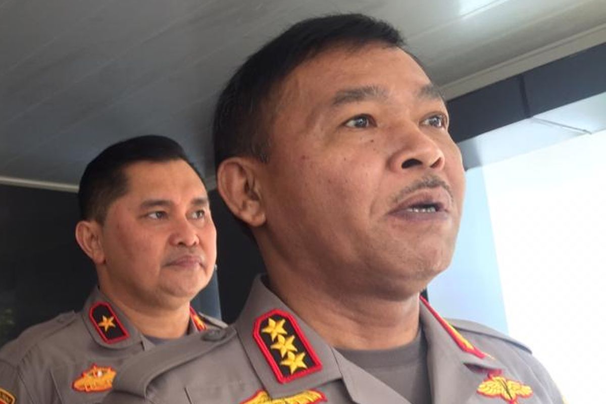 Kepala Bareskrim Polri Komjen (Pol) Idham Azis (kanan) di Kompleks Kejaksaan, Jakarta Selatan, Kamis (26/9/2019).