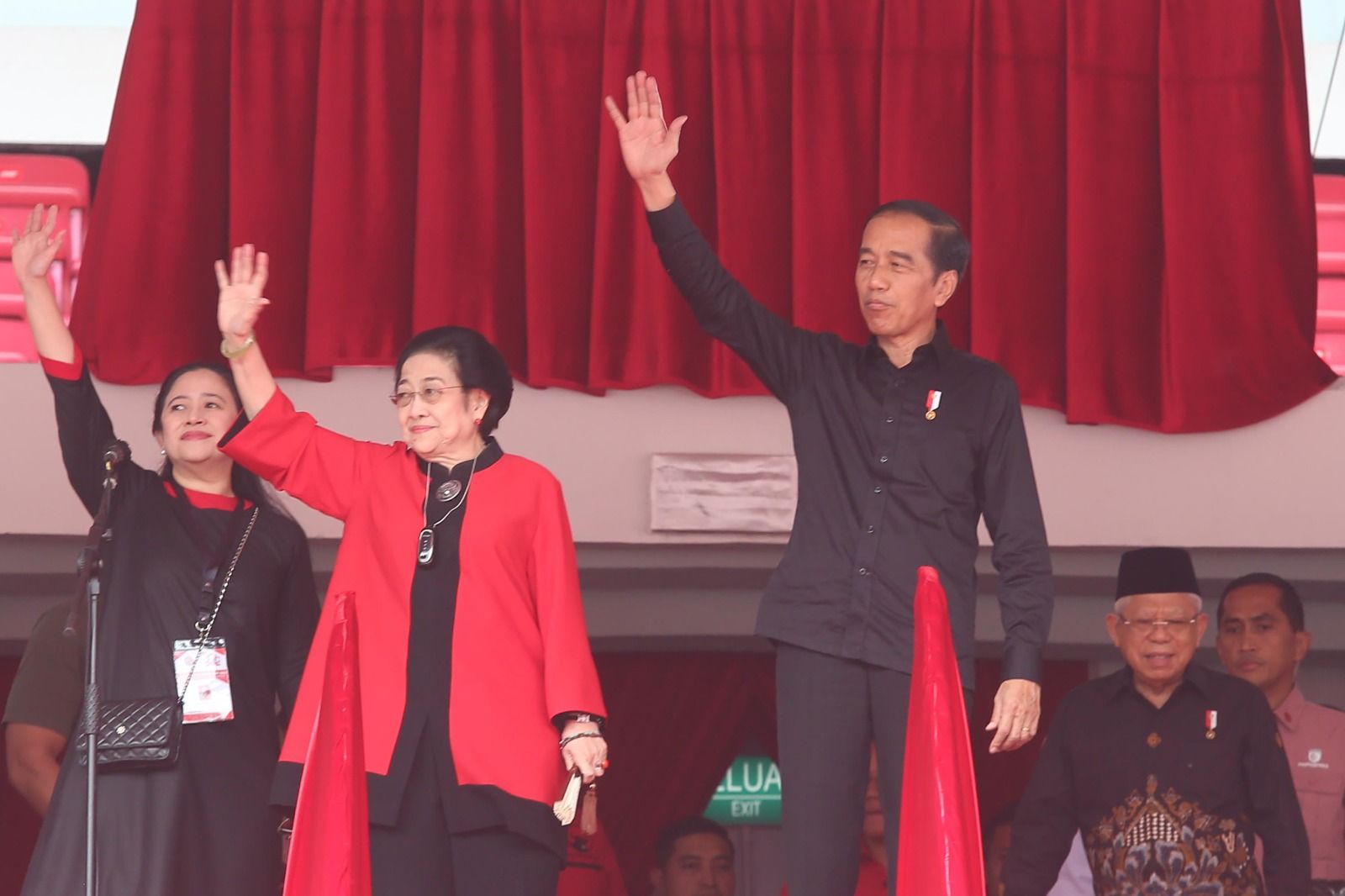 Terkesan Lunak terhadap Keluarga Jokowi, PDI-P Tersandera?