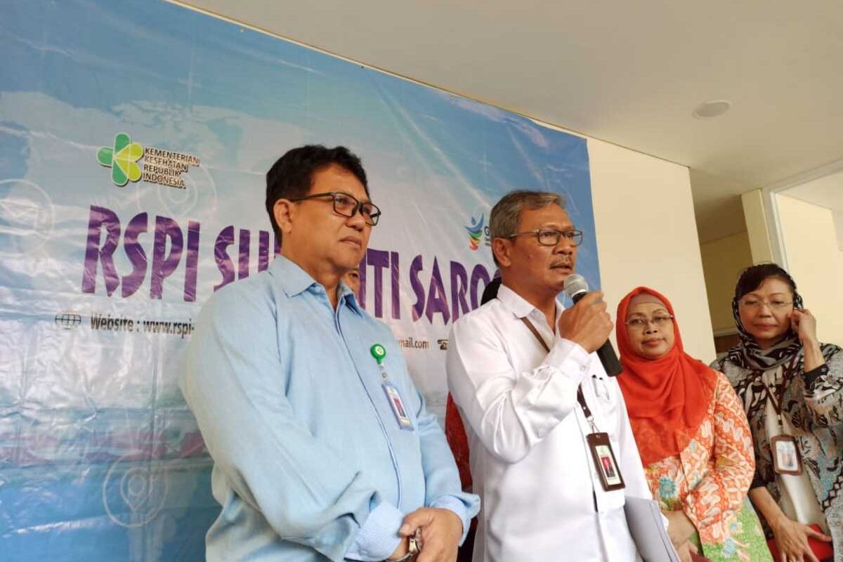 Jajaran direksi RSPI Sulianti Saroso dan Juru Bicara Penanganan Corona Achmad Yurianto di RSPI Sulianti Saroso, Jakarta Utara, Rabu (4/3/2020).