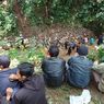 Korban Hilang Jembatan Ambruk di Tasikmalaya Belum Ditemukan, Motor dan Helm Terkubur Longsoran