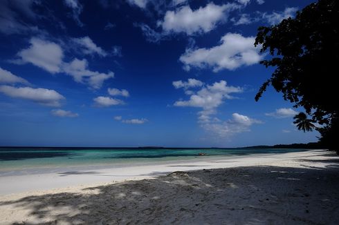 Pantai Ngurbloat di Maluku Tenggara, Konon Punya Pasir Putih Terhalus di Dunia