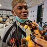 Kopernya Tidak Cukup, Jemaah Haji Ini Nekat Kalungkan Boneka Unta demi Cucu