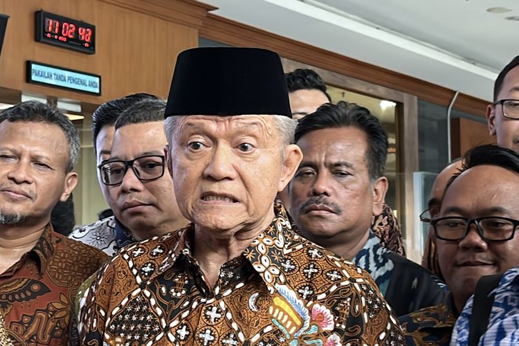 Wakil Ketua Umum Majelis Ulama Indonesia (MUI) Anwar Abbas saat ditemui di PN Jakarta Pusat, Rabu (26/7/2023). Ia menghadiri sidang perdana gugatan perdata yang diajukan Pimpinan Pondok Pesantren Al Zaytun Abdussalam Rasyidi Panji Gumilang