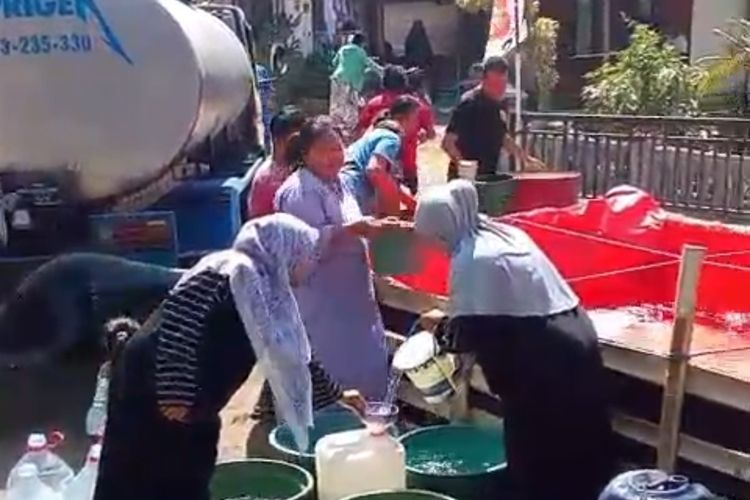Karhutla Arjuno-Ringgit Rusak Pipa Air, 1.616 Warga Pasuruan Krisis Air Bersih