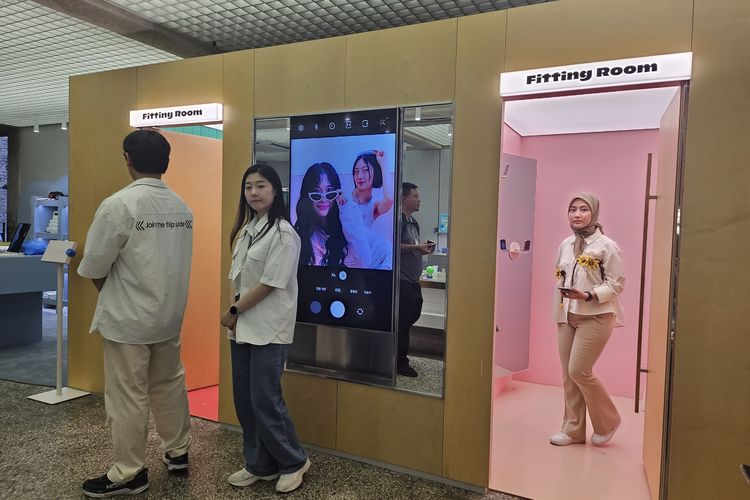 FlipSide Market kedua yang menawarkan photobooth yang bisa dicoba para pengunjung. Hasil foto juga dicetak dan diperbolehkan untuk disimpan dan dibawa pulang